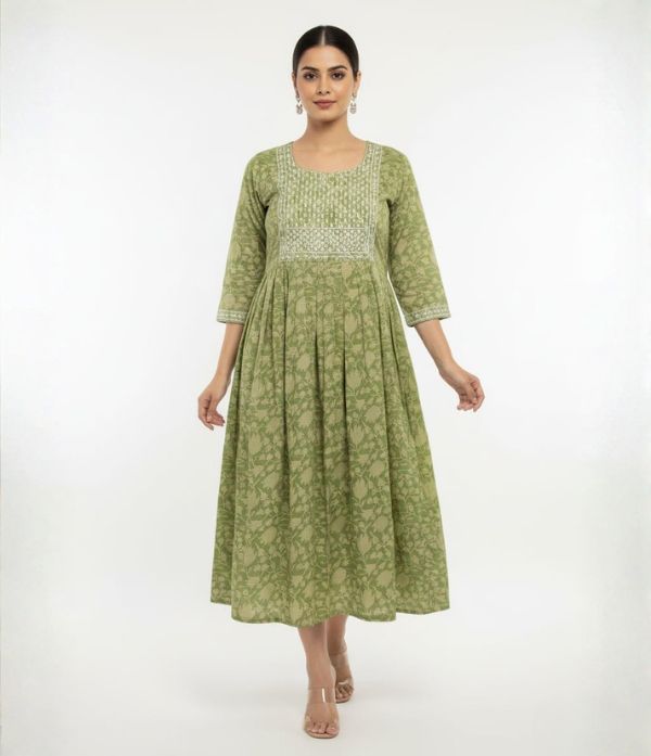 Women Floral Printed Pleated Pure Cotton Kurthi