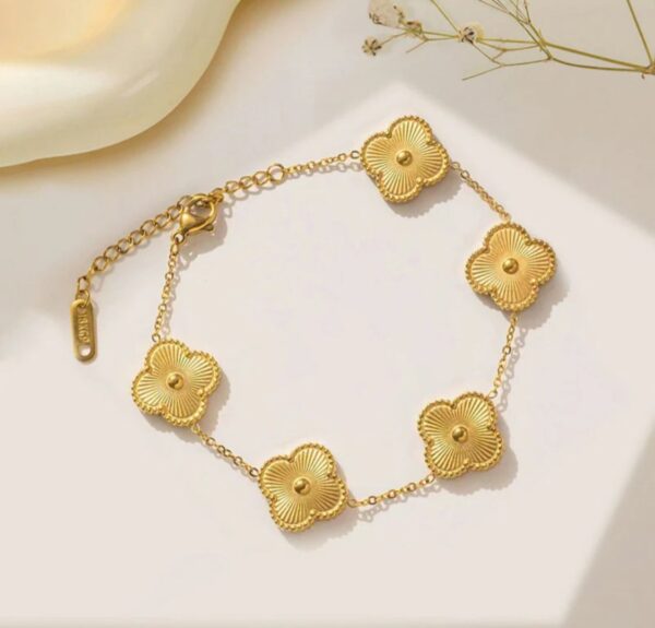 Stainless Steel Gold Plated Golden Anti Tarnish Clover Bracelet For Girls And Women