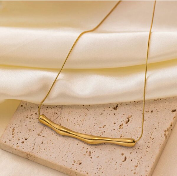Gold plated stainless steel anti tarnish arc chain necklace for women
