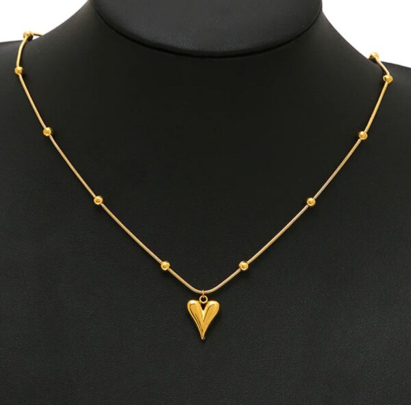 Gold plated stainless steel anti tarnish heart themed pendant