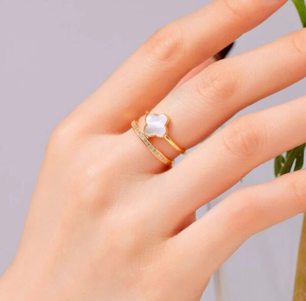 Gold plated anti tarnish stainless steel clover themed adjustable finger ring