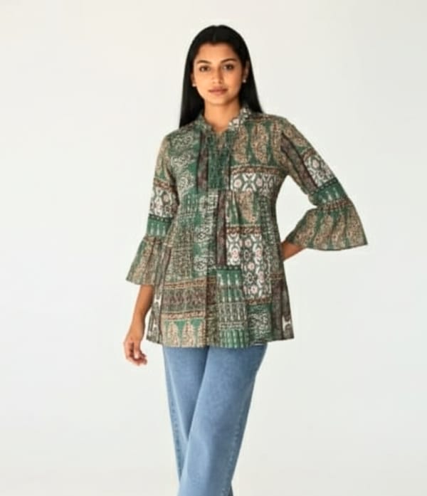 Graphic print women  Top