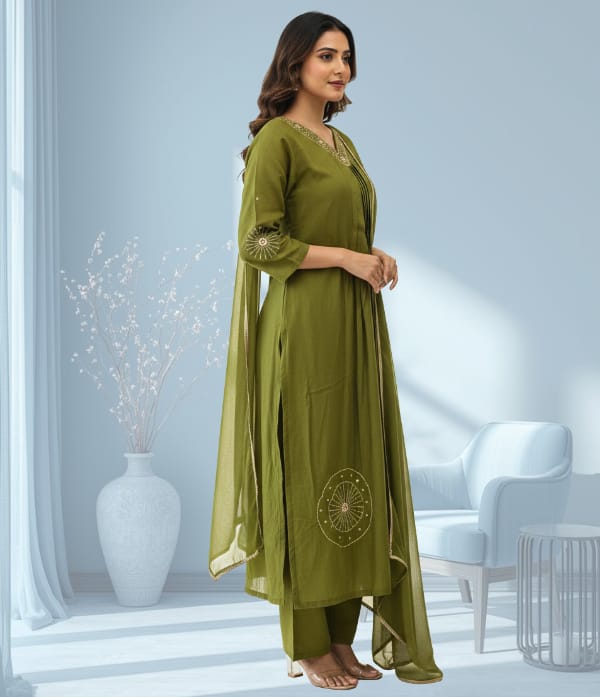 Malchandari bead works Churidar sett